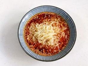 酸汤方便面爆料视频教程,一招解锁地道酸辣风味  第1张